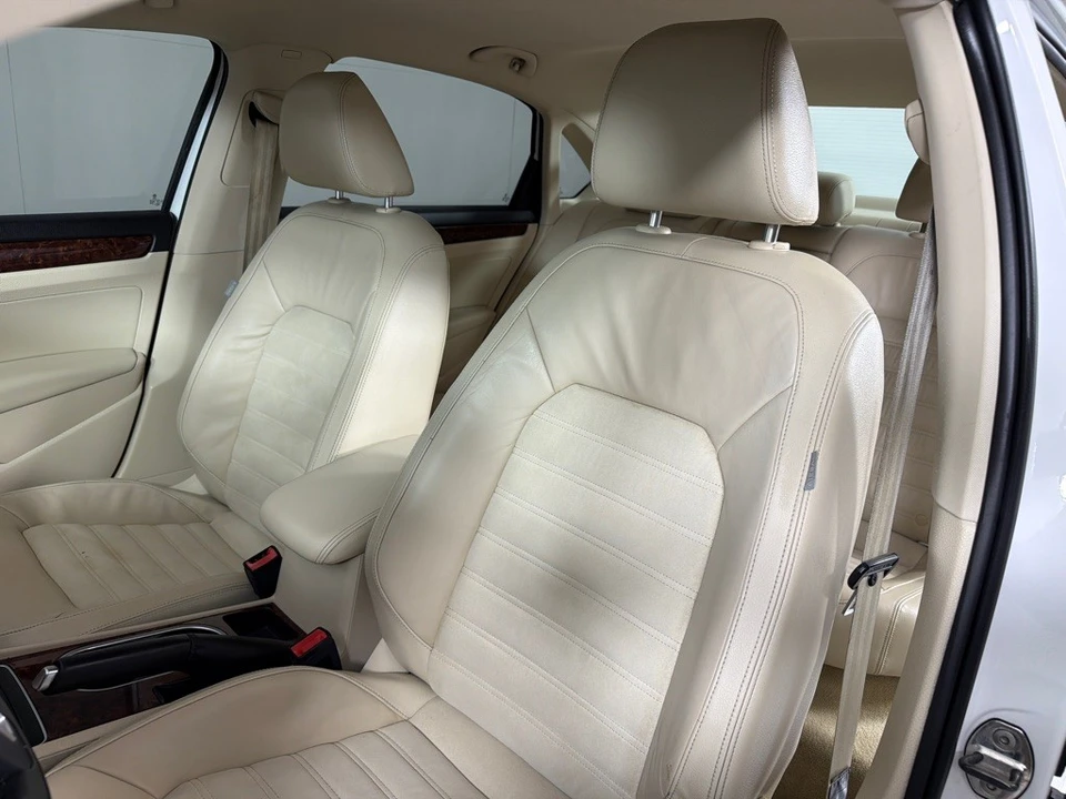 2013 Volkswagen Passat - Image 12 of 21