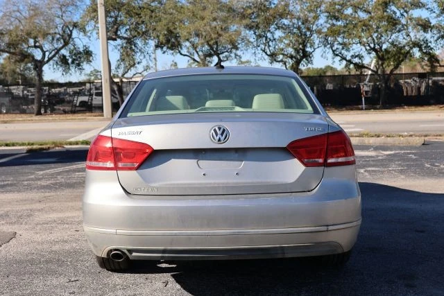 2013 Volkswagen Passat - Image 8 of 12