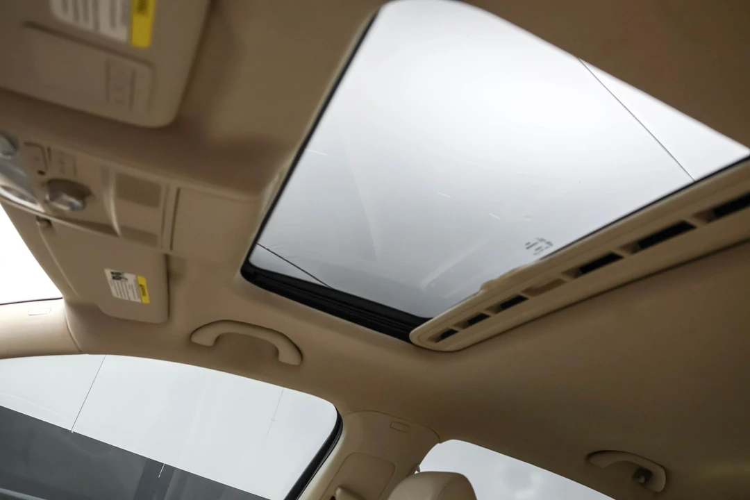2013 Volkswagen Passat - Image 7 of 21