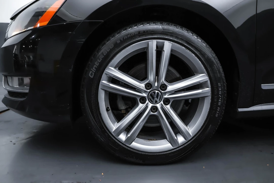 2013 Volkswagen Passat - Image 19 of 21