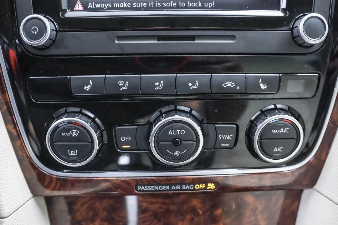2013 Volkswagen Passat - Image 11 of 12
