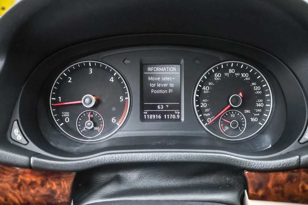 2013 Volkswagen Passat - Image 9 of 21