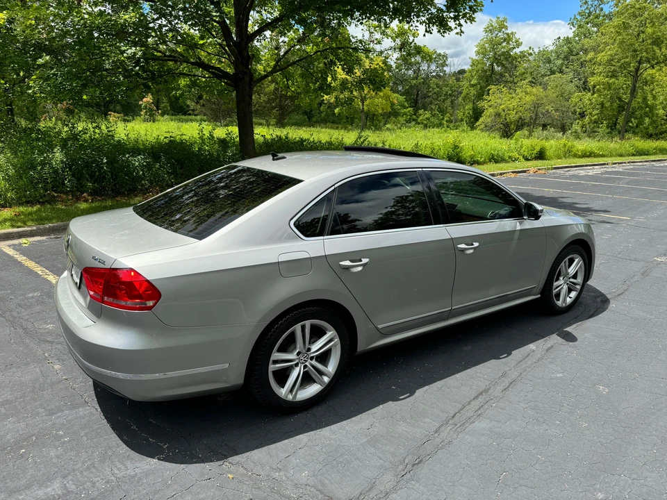 2013 Volkswagen Passat - Image 28 of 31