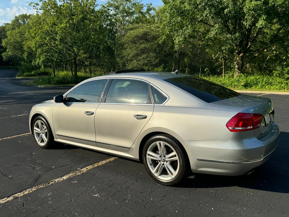 2013 Volkswagen Passat - Image 18 of 31