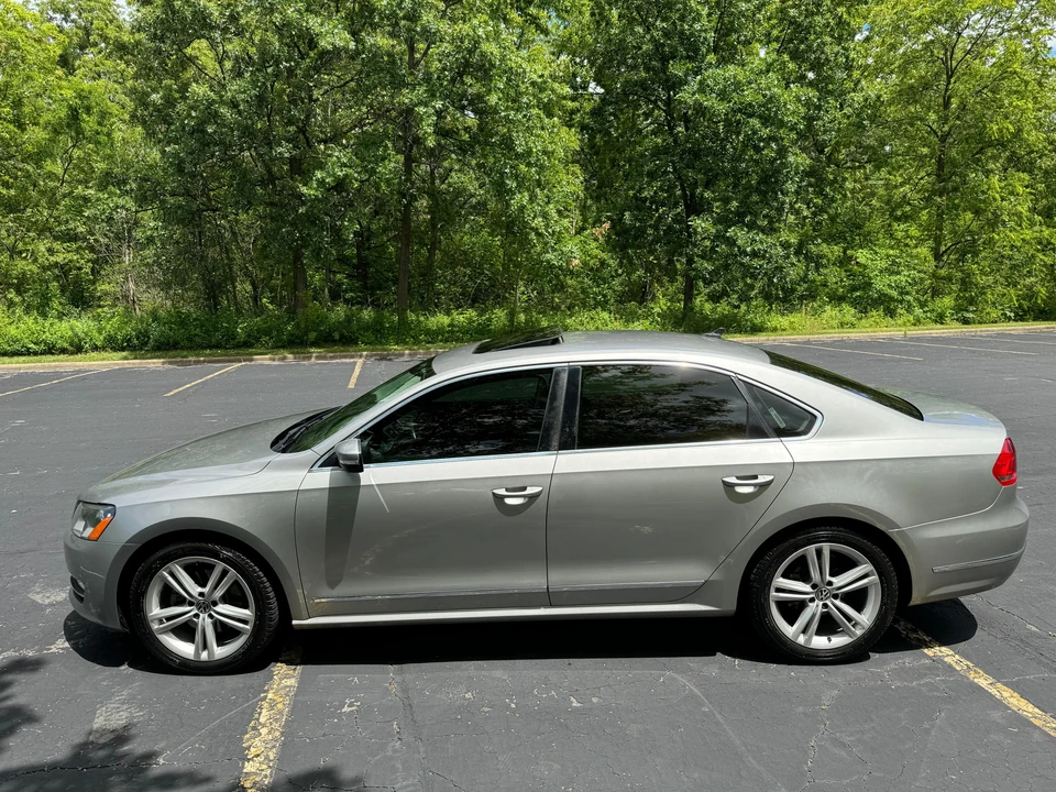 2013 Volkswagen Passat - Image 16 of 31