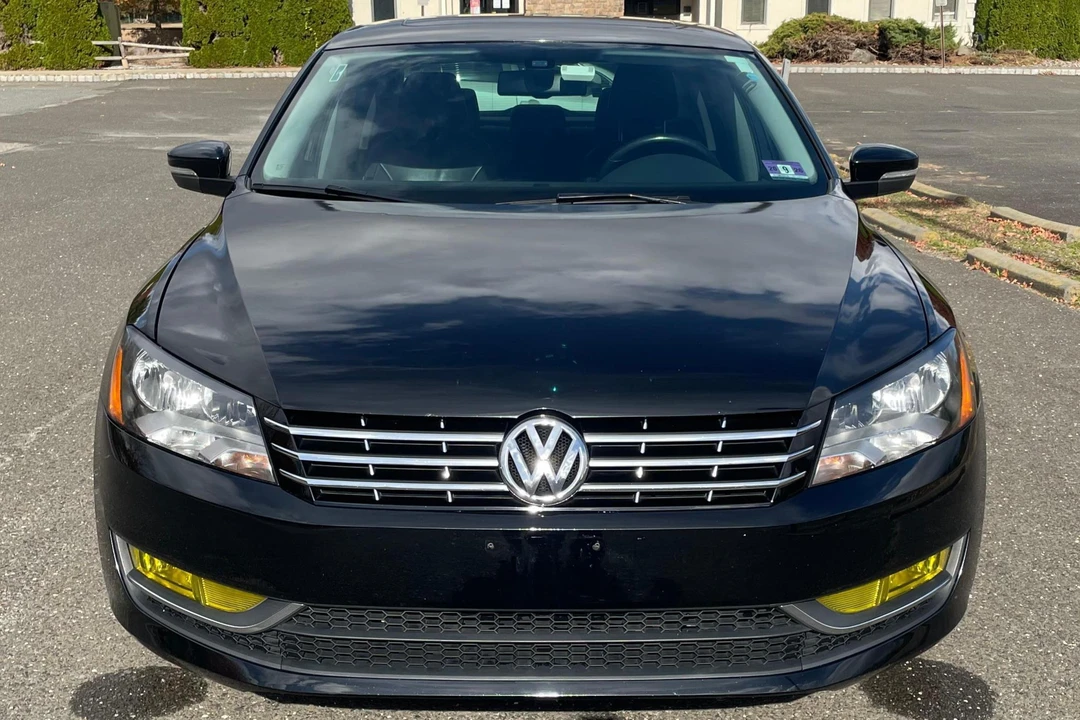 2013 Volkswagen Passat - Image 2 of 31