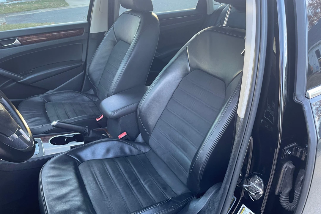 2013 Volkswagen Passat - Image 26 of 31