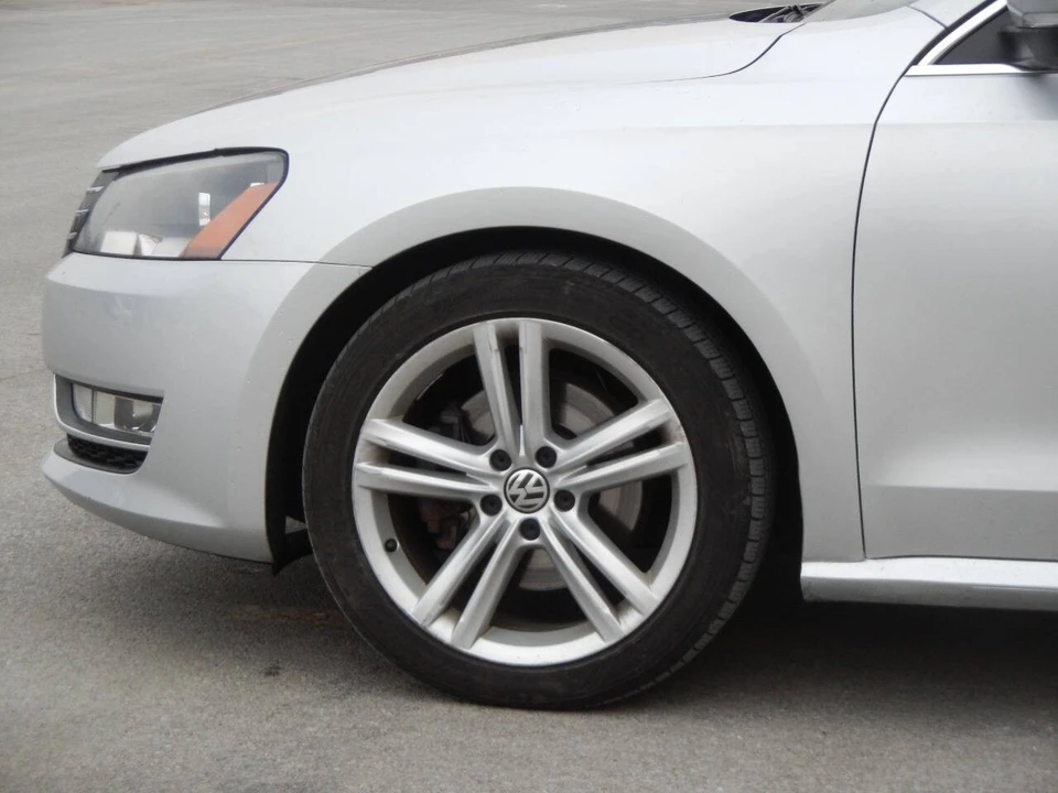 2013 Volkswagen Passat - Image 13 of 21