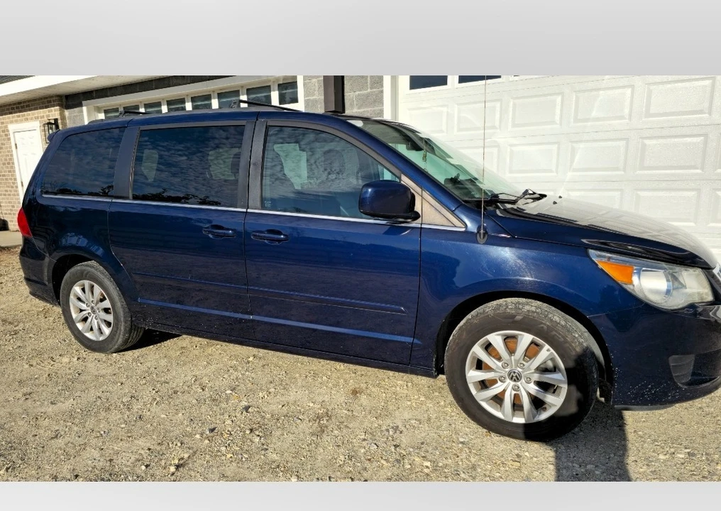 2013 Volkswagen Routan - Image 17 of 20