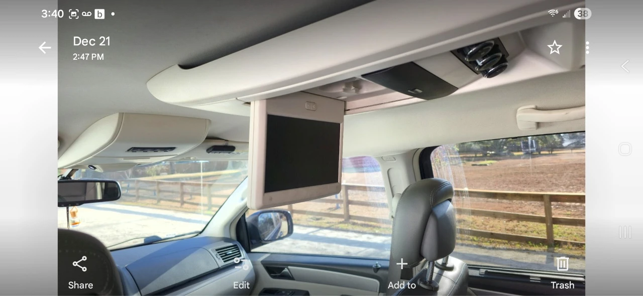2013 Volkswagen Routan - Image 20 of 20