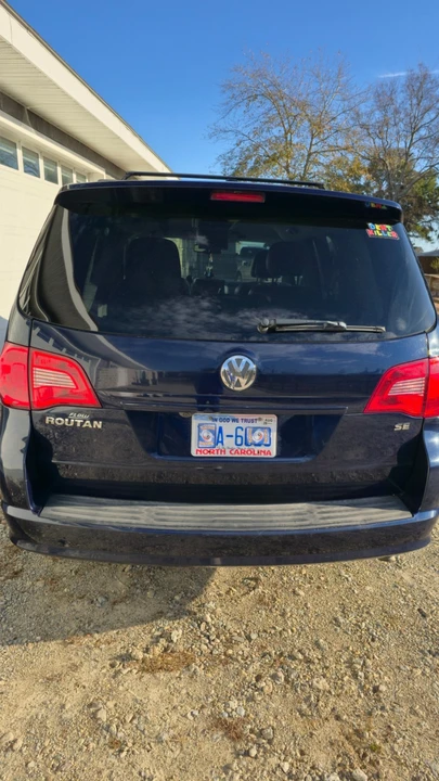 2013 Volkswagen Routan - Image 16 of 20