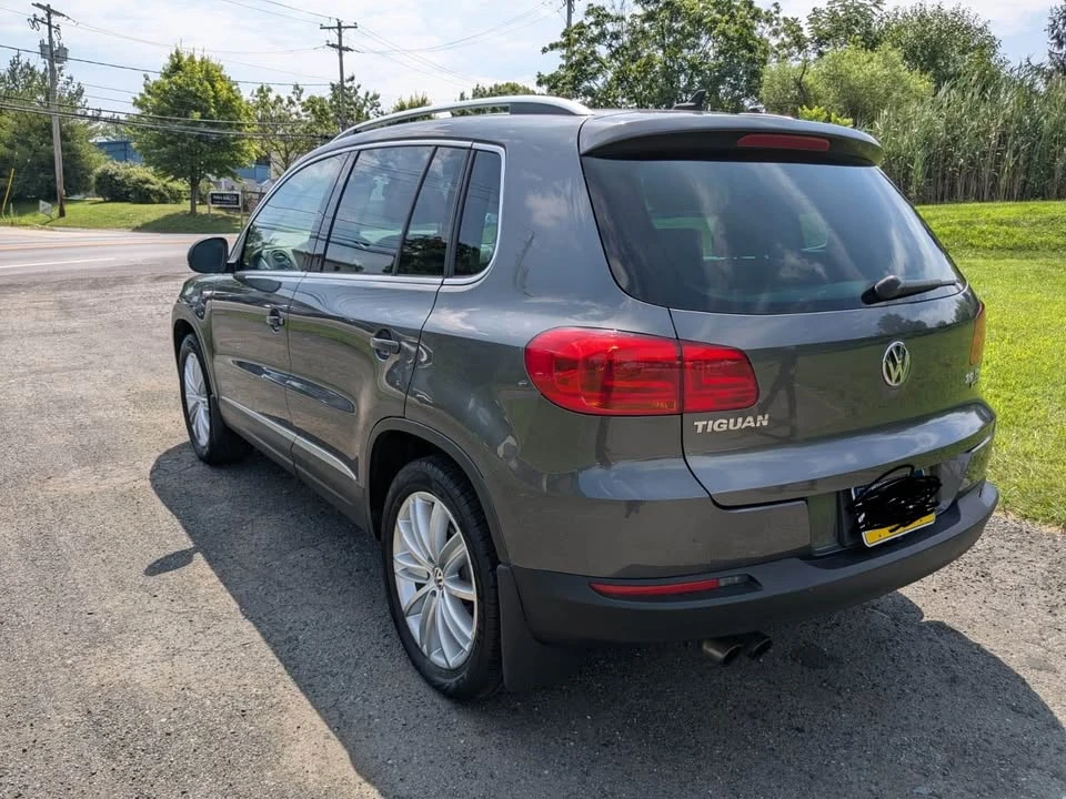 2013 Volkswagen Tiguan - Image 2 of 6