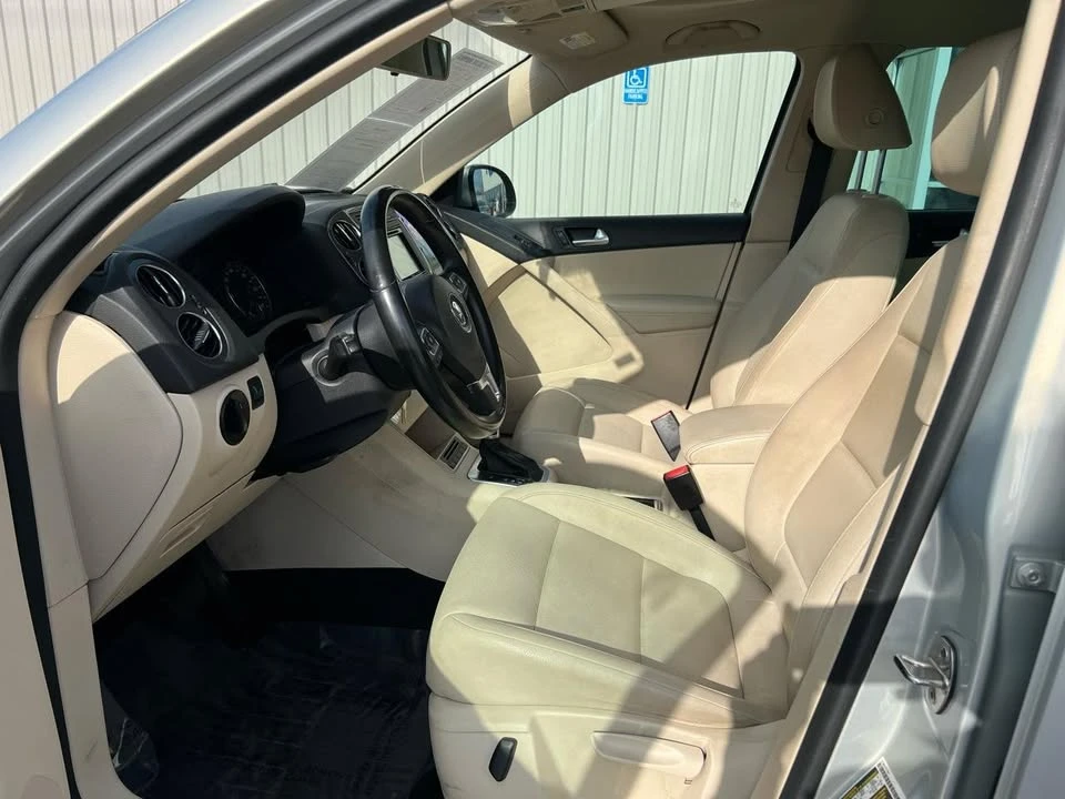 2013 Volkswagen Tiguan - Image 9 of 19