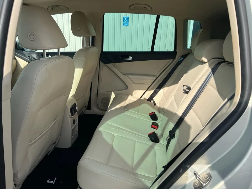 2013 Volkswagen Tiguan - Image 11 of 19