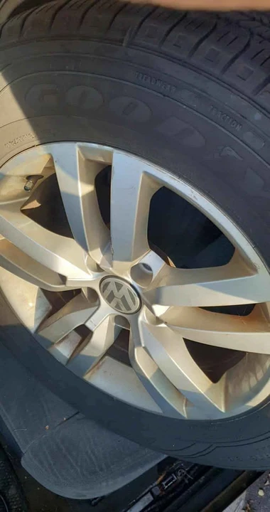 2013 Volkswagen Tiguan - Image 6 of 7