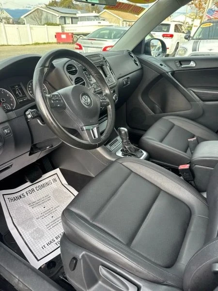 2013 Volkswagen Tiguan - Image 10 of 12