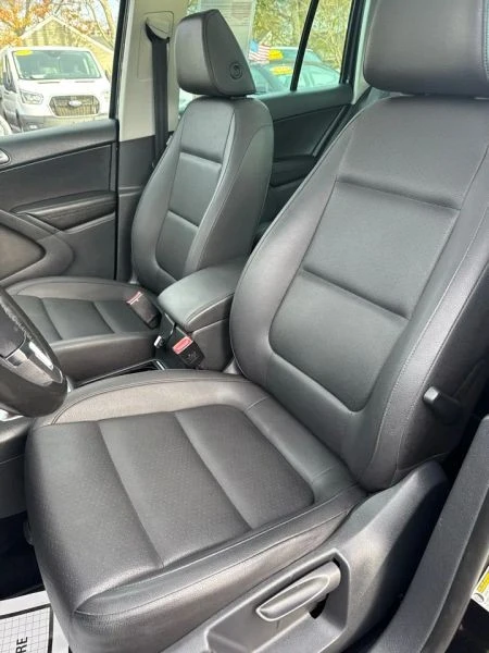 2013 Volkswagen Tiguan - Image 11 of 12