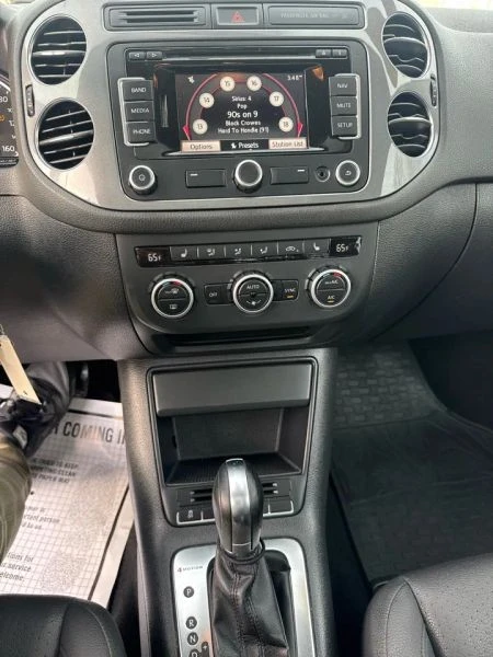 2013 Volkswagen Tiguan - Image 12 of 12