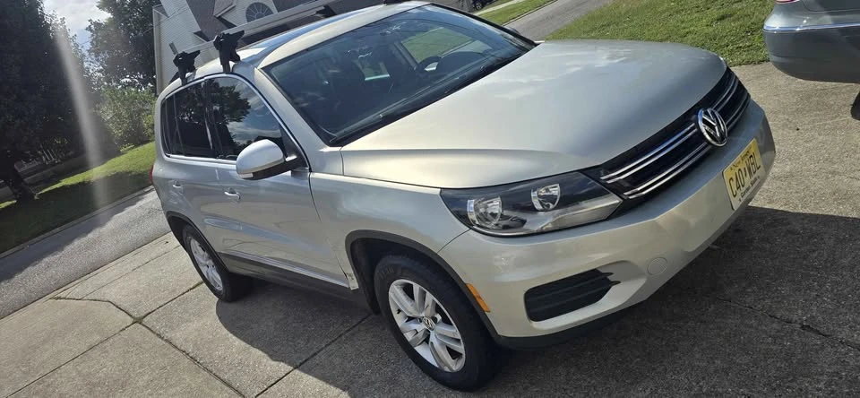 2013 Volkswagen Tiguan - Image 2 of 6