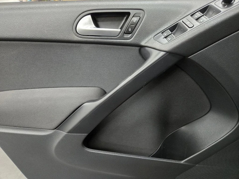 2013 Volkswagen Tiguan - Image 12 of 20