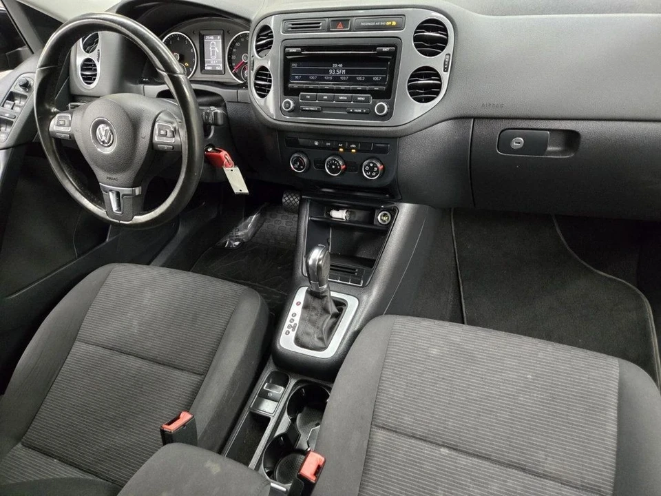 2013 Volkswagen Tiguan - Image 11 of 20