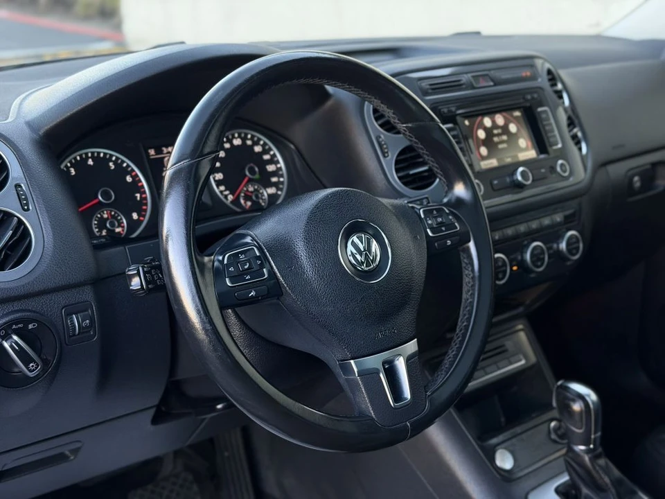 2013 Volkswagen Tiguan - Image 16 of 21
