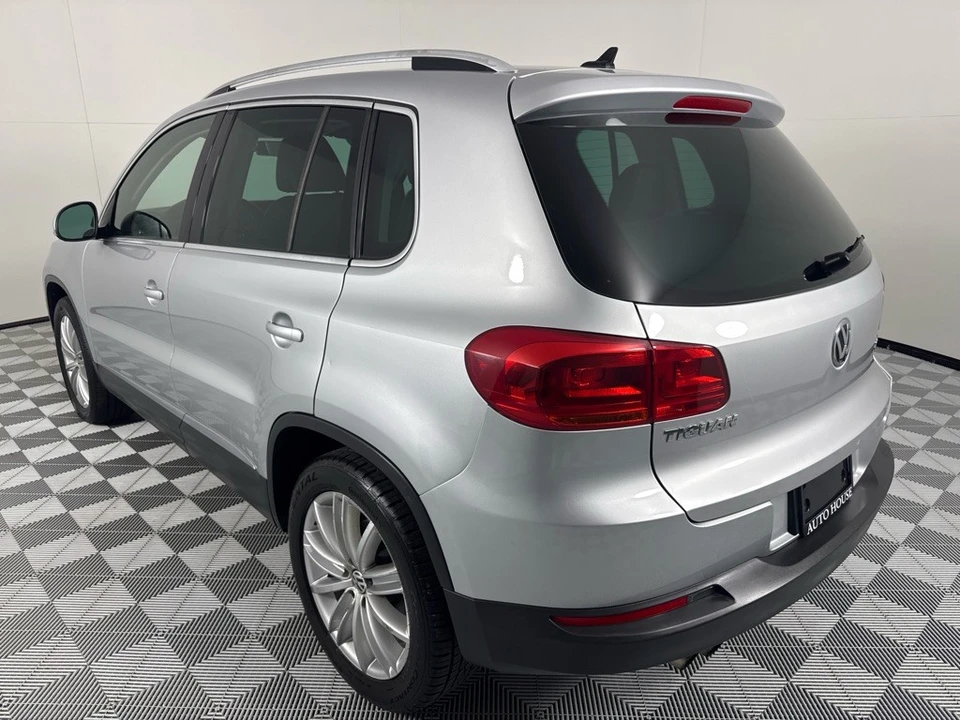 2013 Volkswagen Tiguan - Image 8 of 12