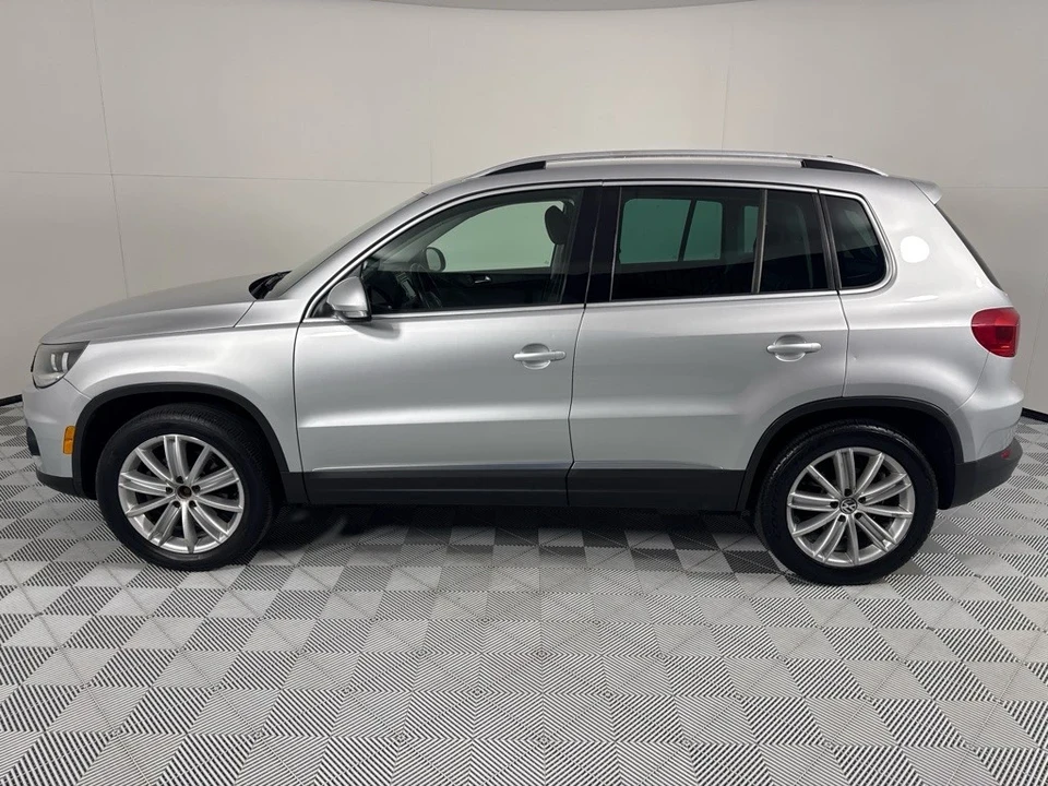 2013 Volkswagen Tiguan - Image 9 of 12