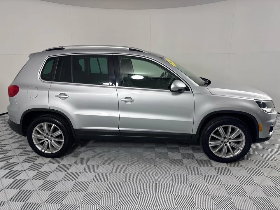 2013 Volkswagen Tiguan - Image 4 of 12