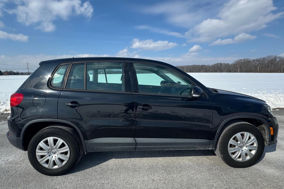 2013 Volkswagen Tiguan - Image 3 of 31