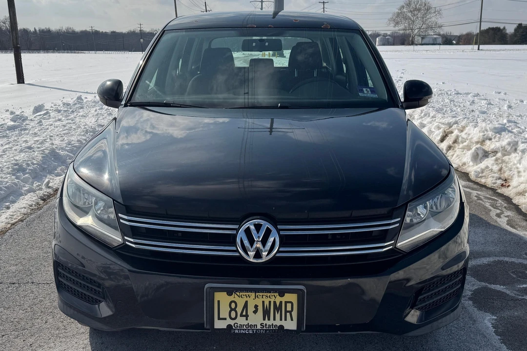 2013 Volkswagen Tiguan - Image 2 of 31