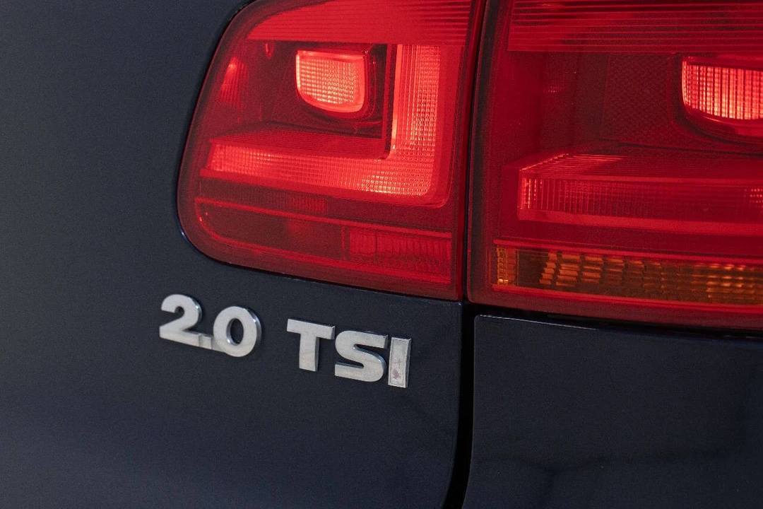 2013 Volkswagen Tiguan - Image 16 of 21