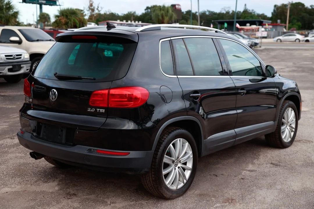 2013 Volkswagen Tiguan - Image 11 of 12