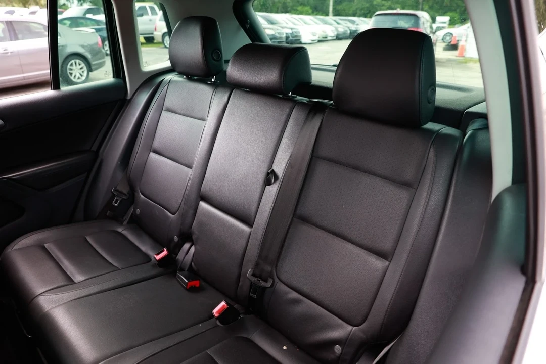 2013 Volkswagen Tiguan - Image 8 of 12