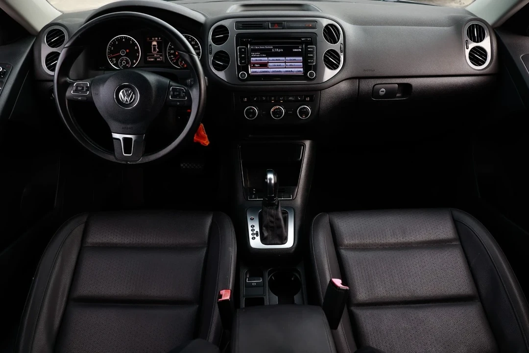 2013 Volkswagen Tiguan - Image 2 of 12
