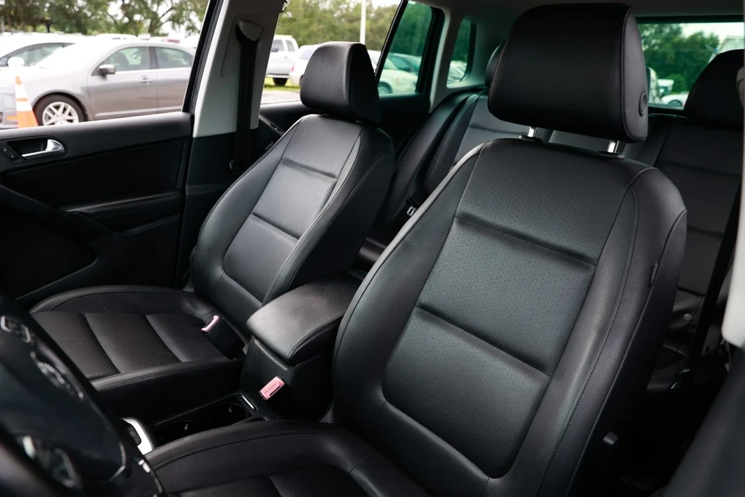 2013 Volkswagen Tiguan - Image 6 of 12