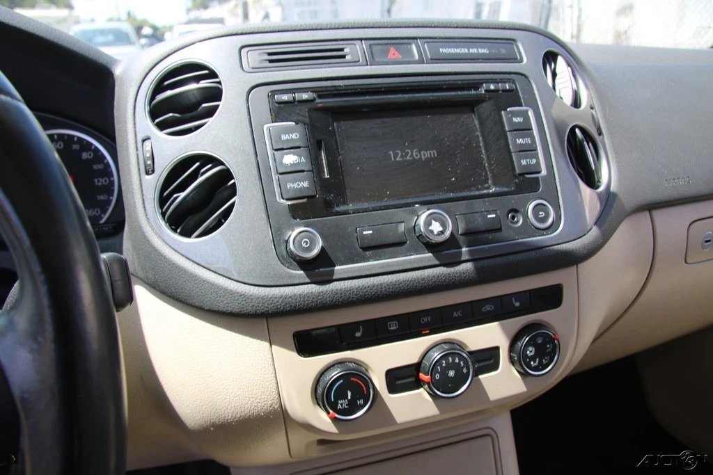 2013 Volkswagen Tiguan - Image 18 of 21