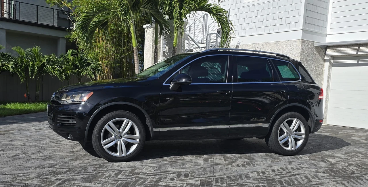 2013 Volkswagen Touareg - Image 14 of 31