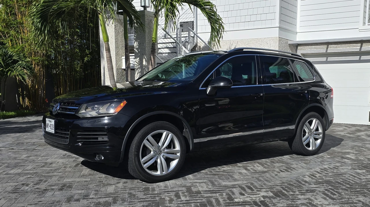 2013 Volkswagen Touareg - Image 12 of 31