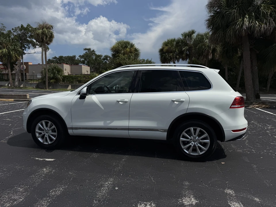 2013 Volkswagen Touareg - Image 8 of 31