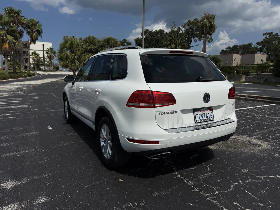 2013 Volkswagen Touareg - Image 12 of 31