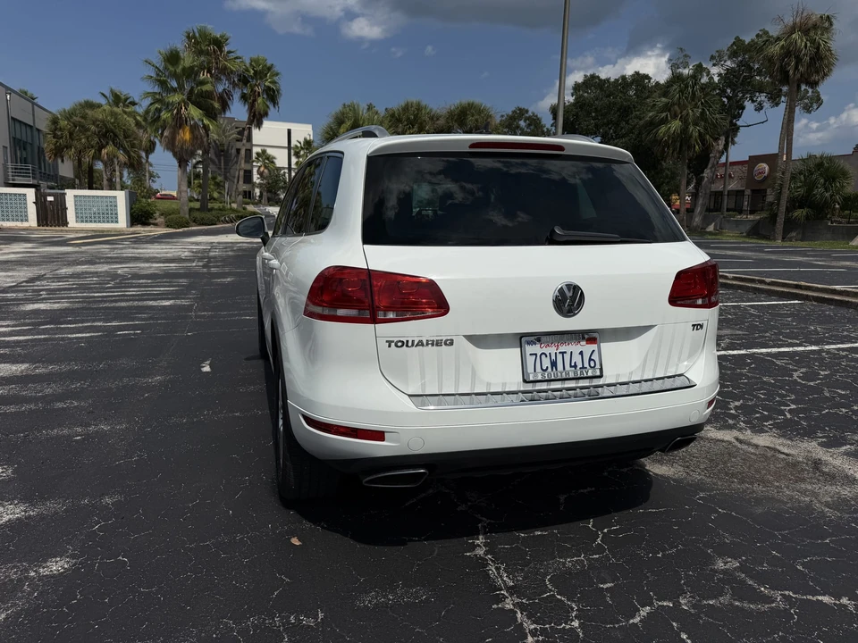 2013 Volkswagen Touareg - Image 13 of 31