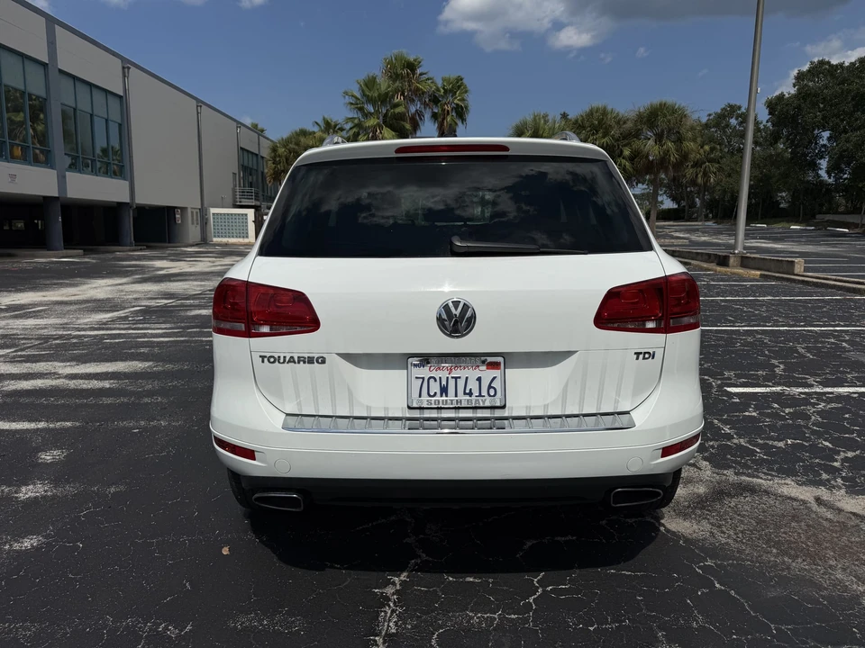 2013 Volkswagen Touareg - Image 15 of 31
