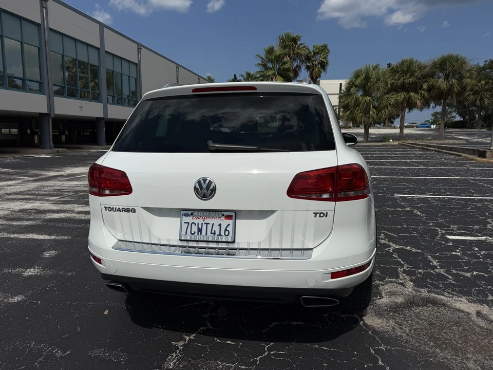 2013 Volkswagen Touareg - Image 16 of 31