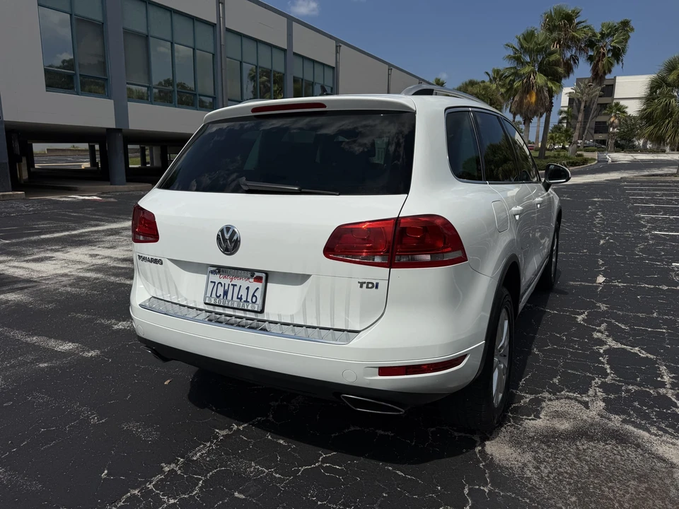 2013 Volkswagen Touareg - Image 17 of 31