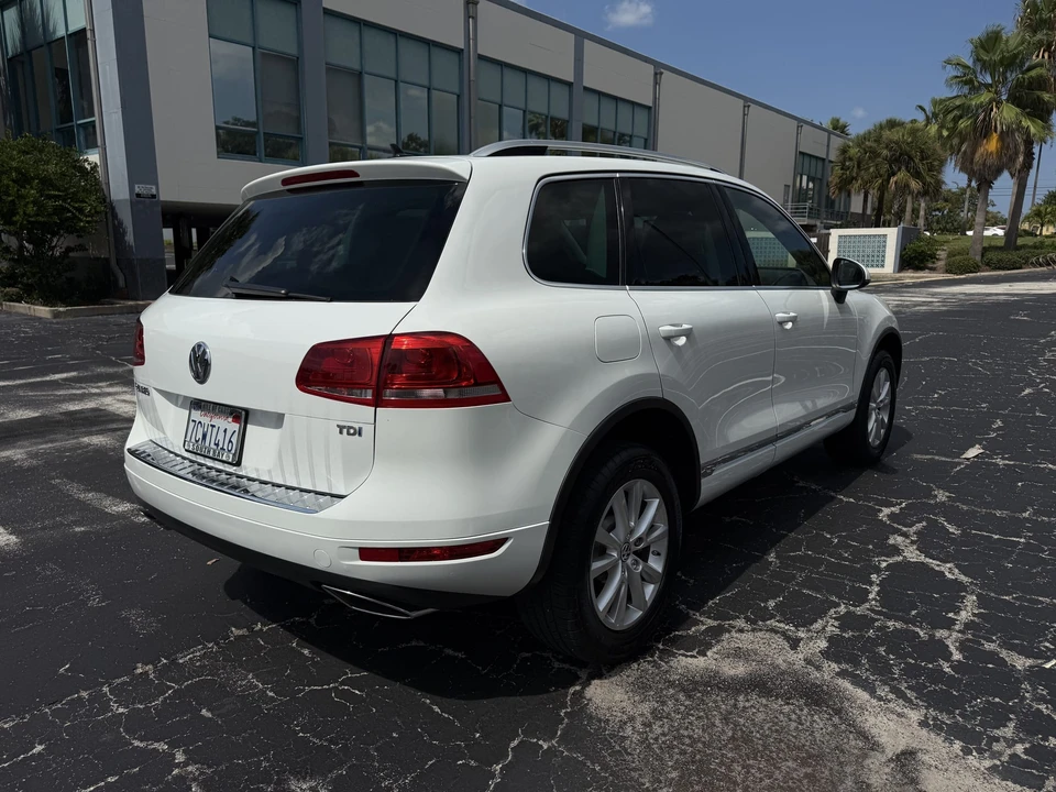 2013 Volkswagen Touareg - Image 18 of 31