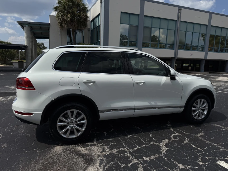 2013 Volkswagen Touareg - Image 21 of 31