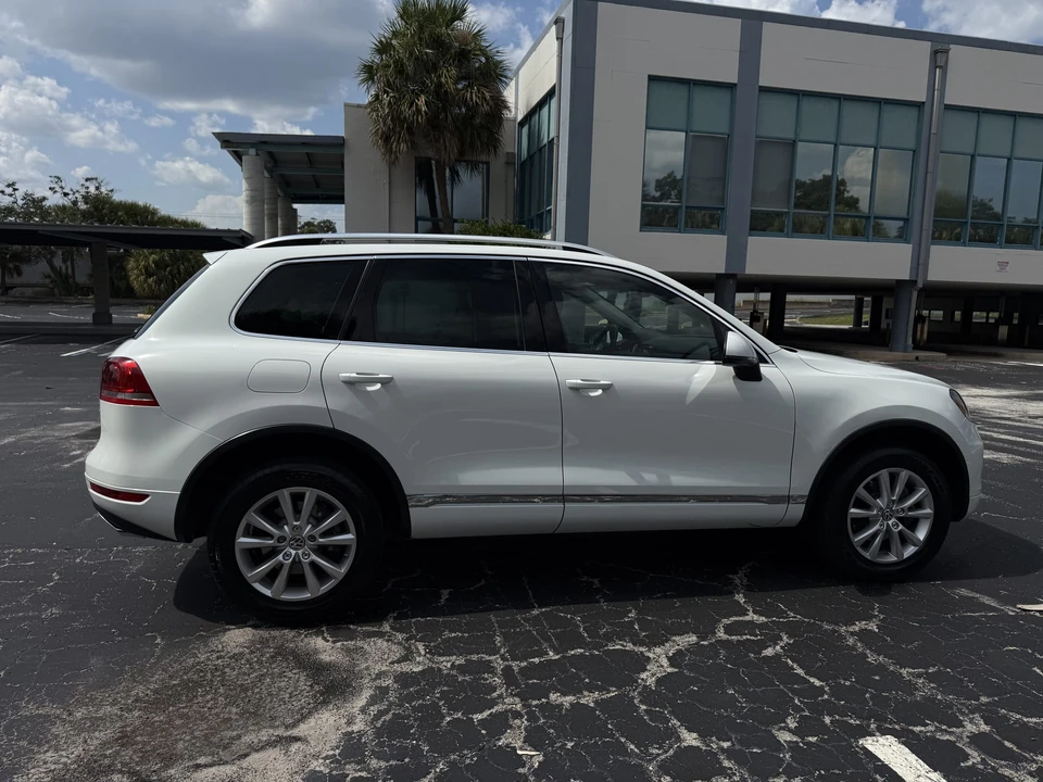 2013 Volkswagen Touareg - Image 22 of 31