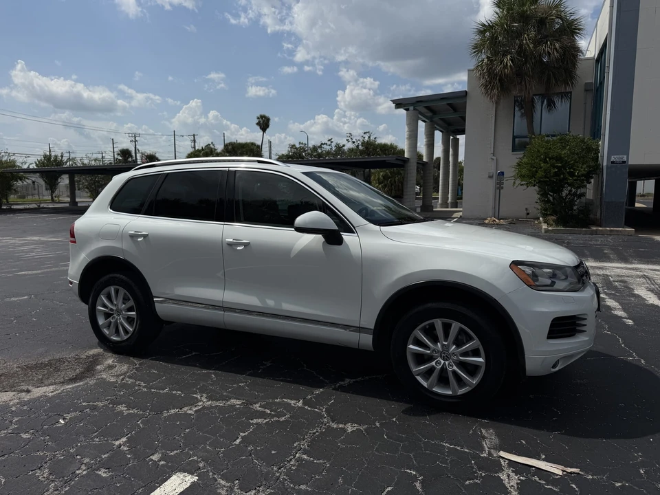 2013 Volkswagen Touareg - Image 26 of 31