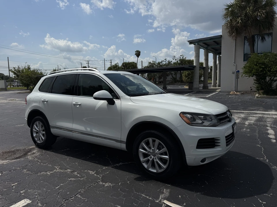 2013 Volkswagen Touareg - Image 27 of 31